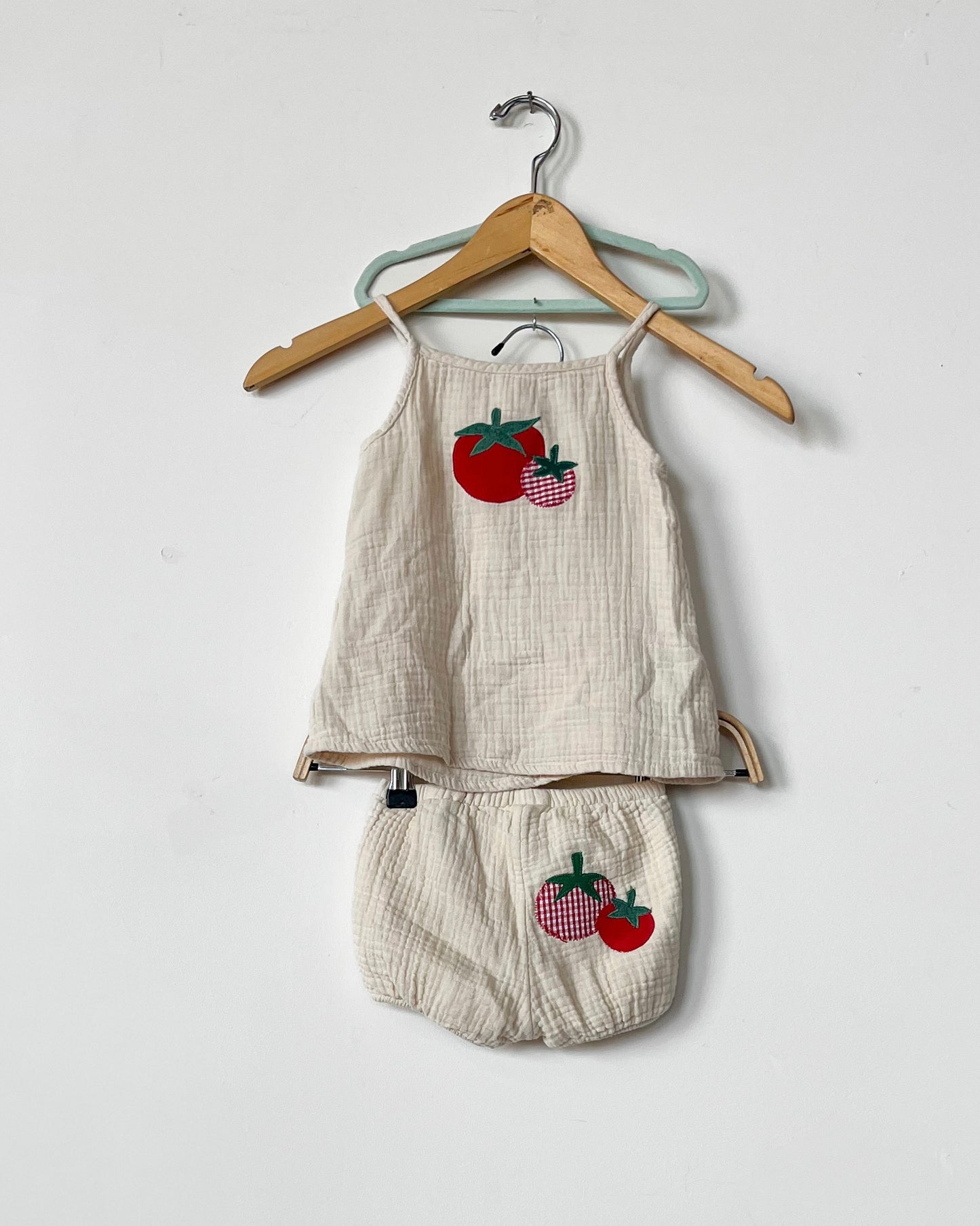 Cream Tomato Tank Set - size 6-9mos