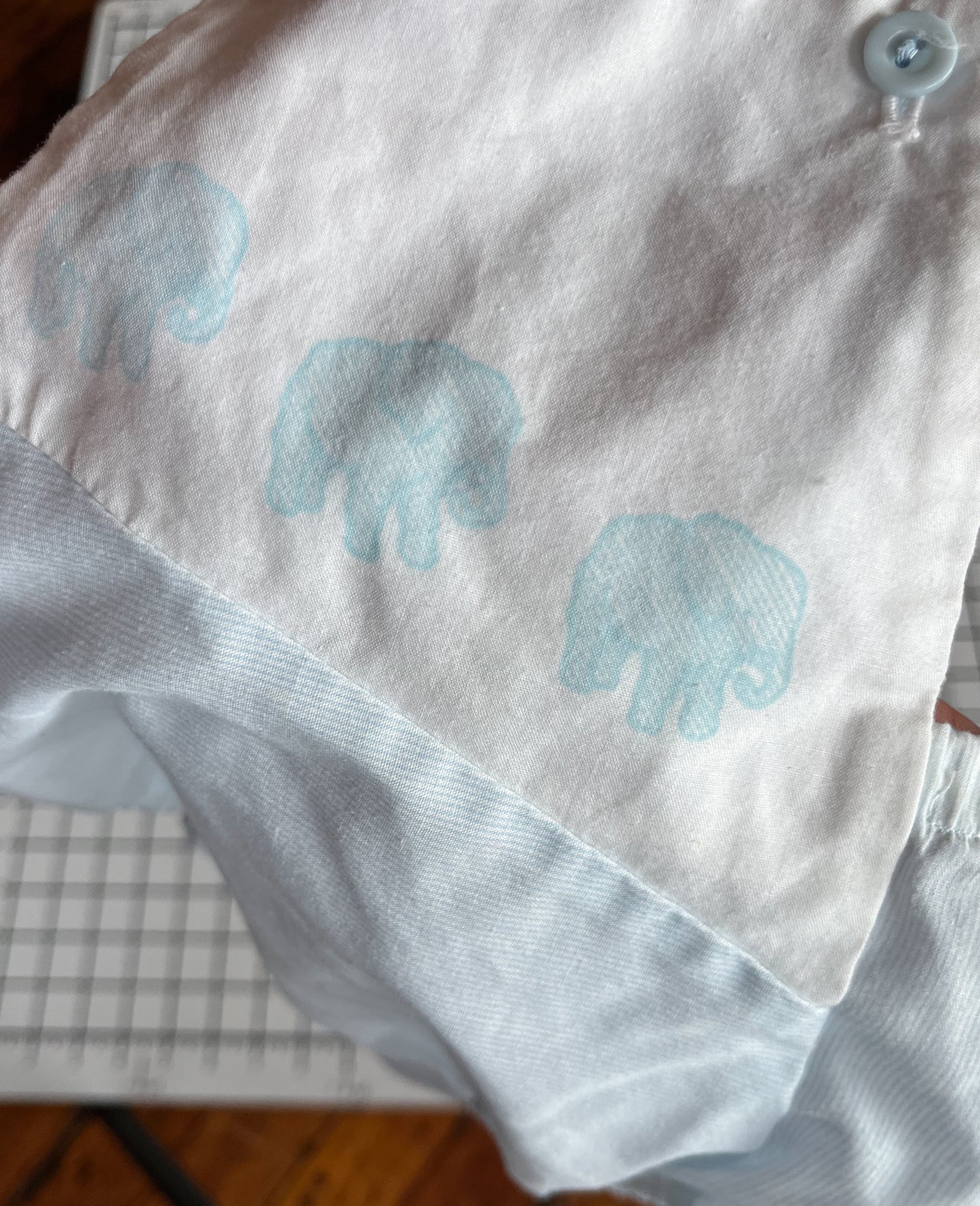 Elephant Shorterall - approx size 6-9m