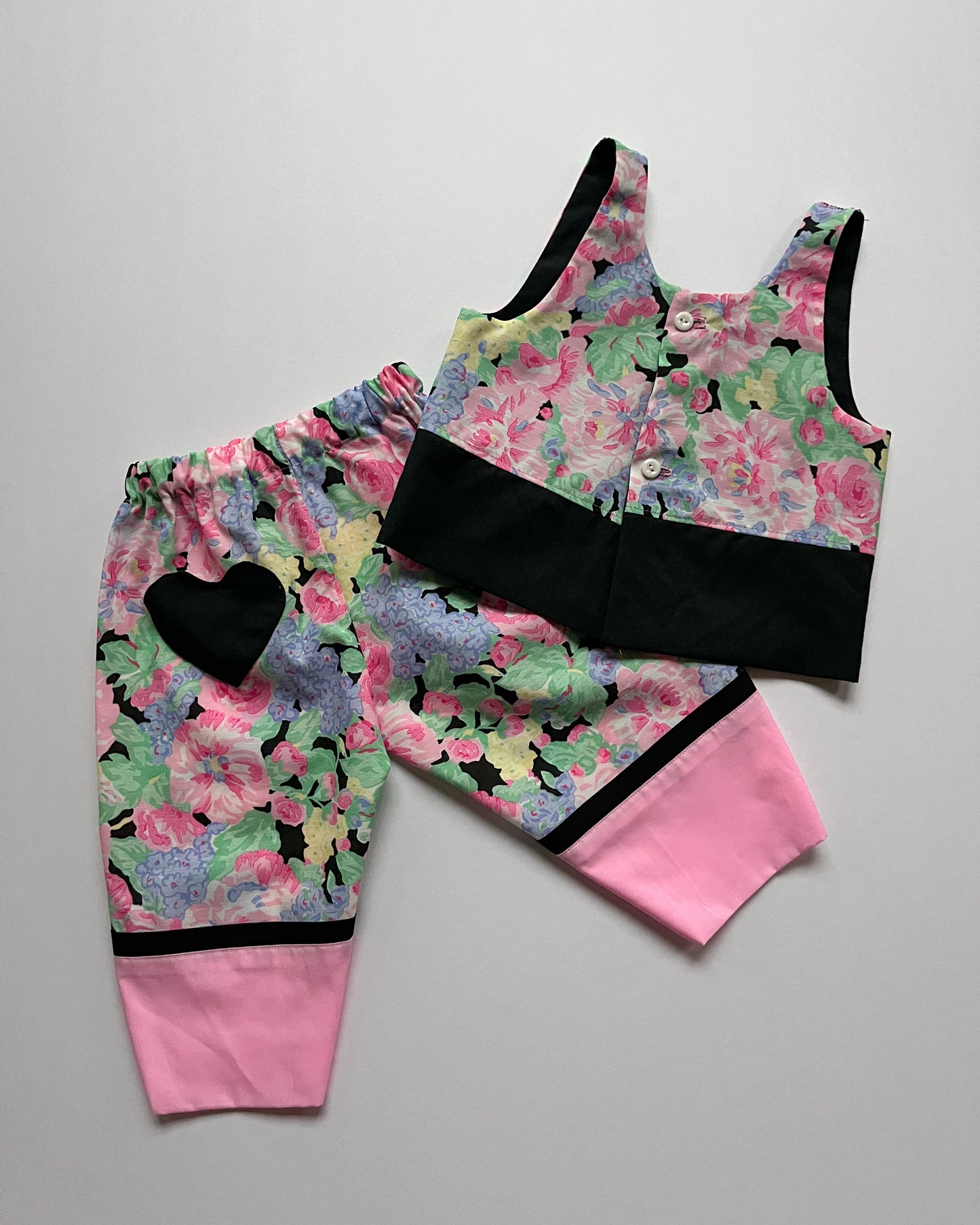 Black and Flower set with reversible top - size 18-24m