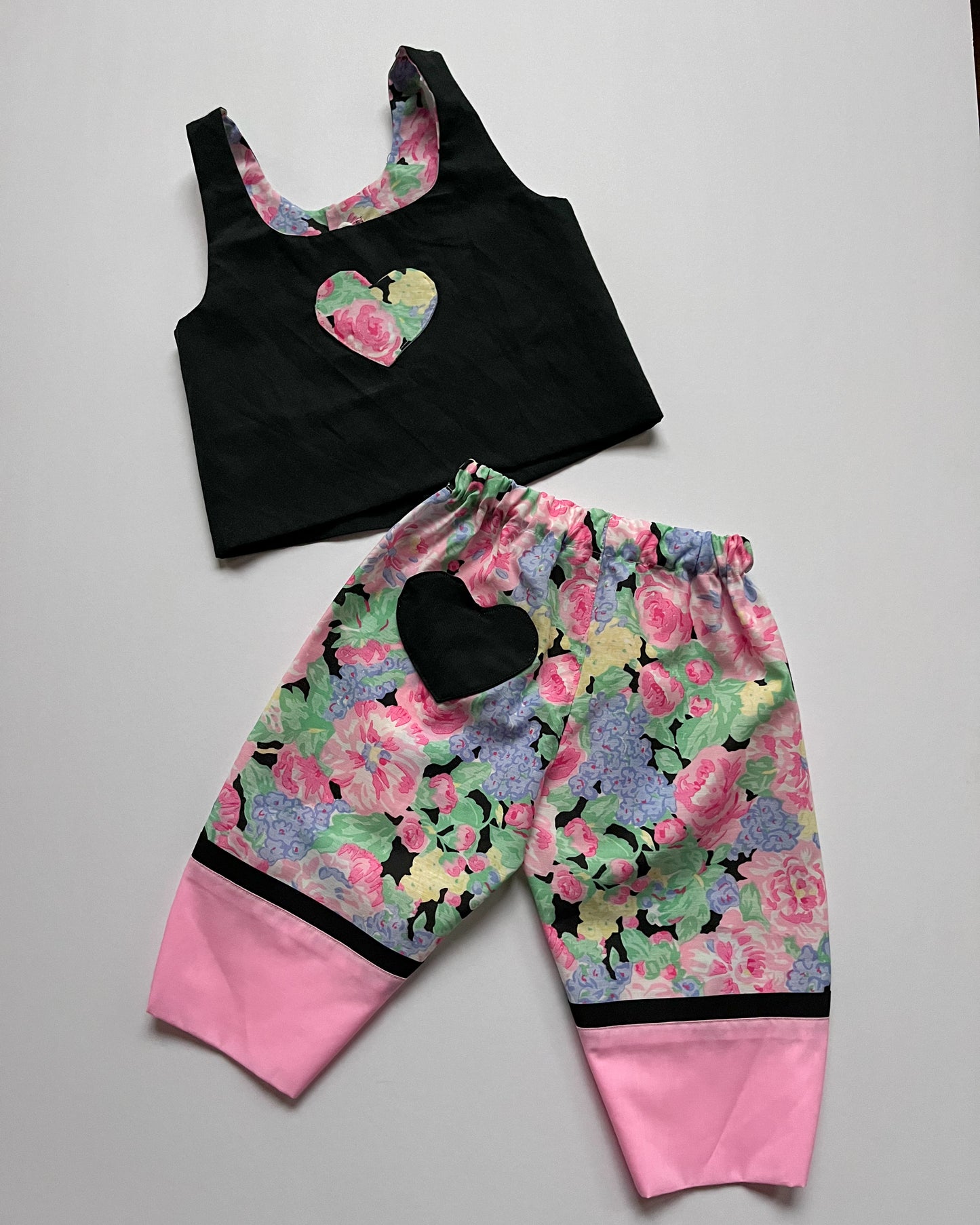 Black and Flower set with reversible top - size 18-24m