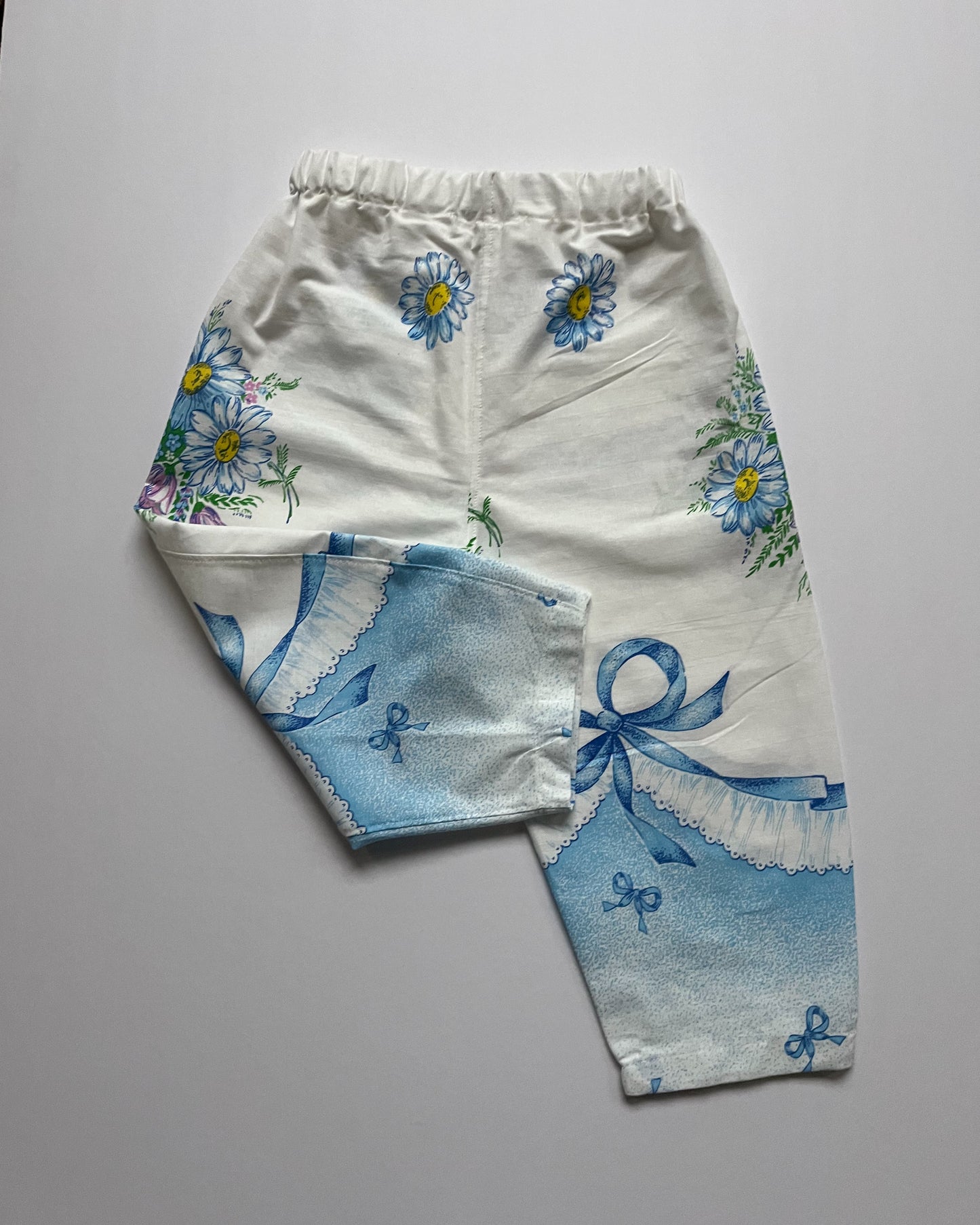 Floral and Bow Daisy Pant - size 4/5