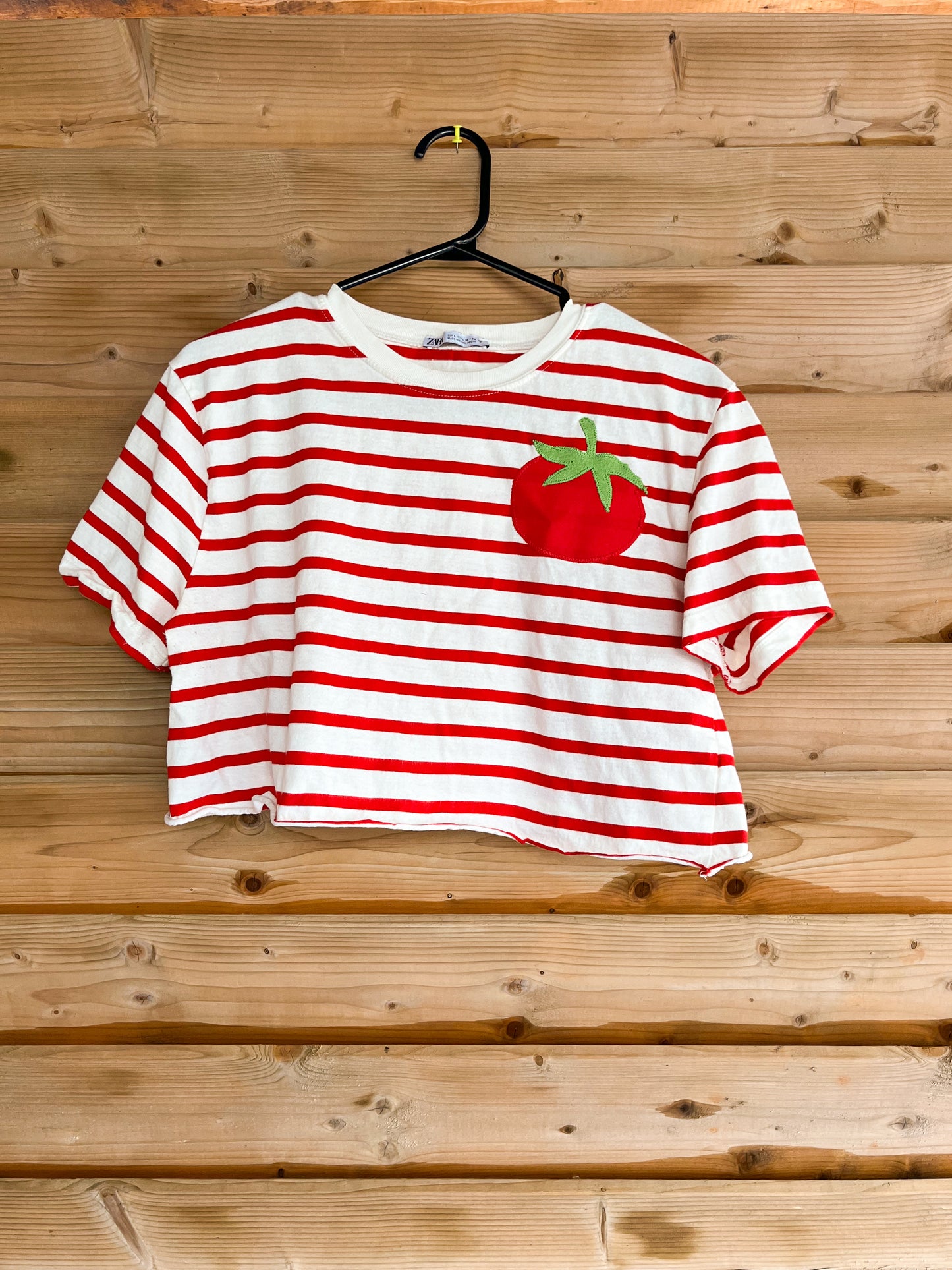 Red and White Tomato Striped Cropped T - size adult large