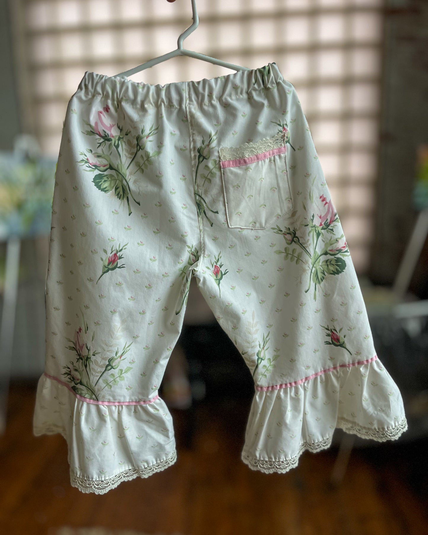 Ruffle Trim Pillowcase Pant - size 4/5
