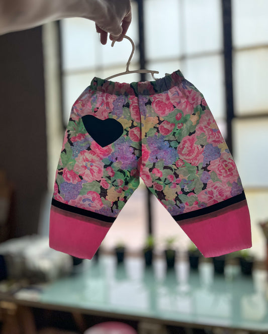 Black and Flower set with reversible top - size 18-24m