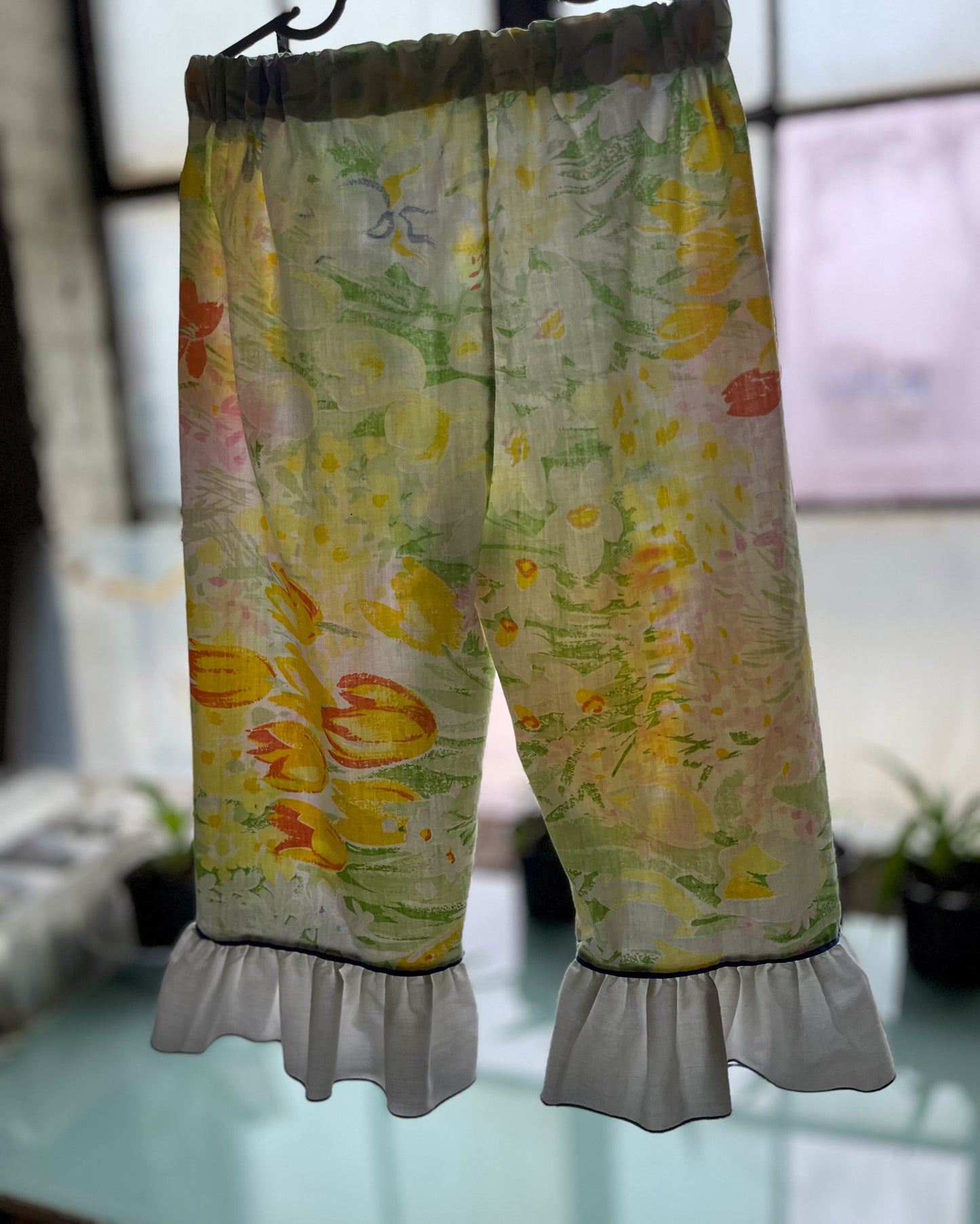 Garden Party Ruffle Pant- size 6/6x